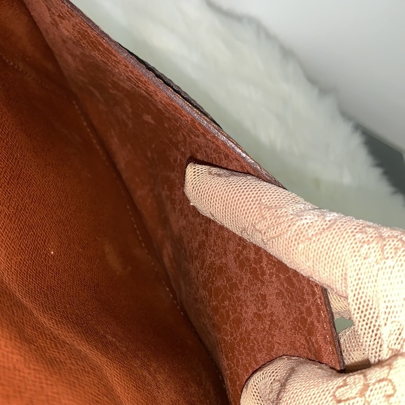 225 Pre Owned Authentic Vintage Louis Vuitton Monogram Crossbody Bag - Picture 8 of 15